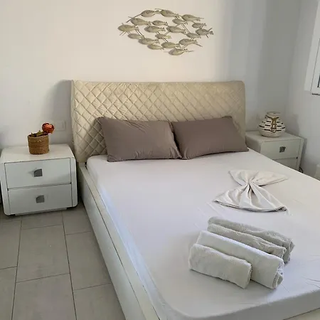 Center Paroikia Apartment *