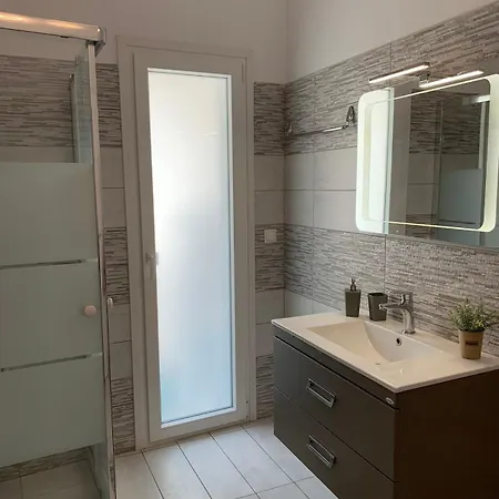 Apartment Center Paroikia *