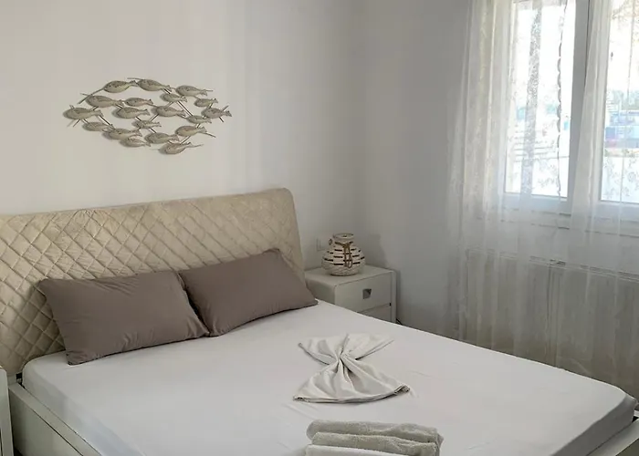 Apartment Center Paroikia